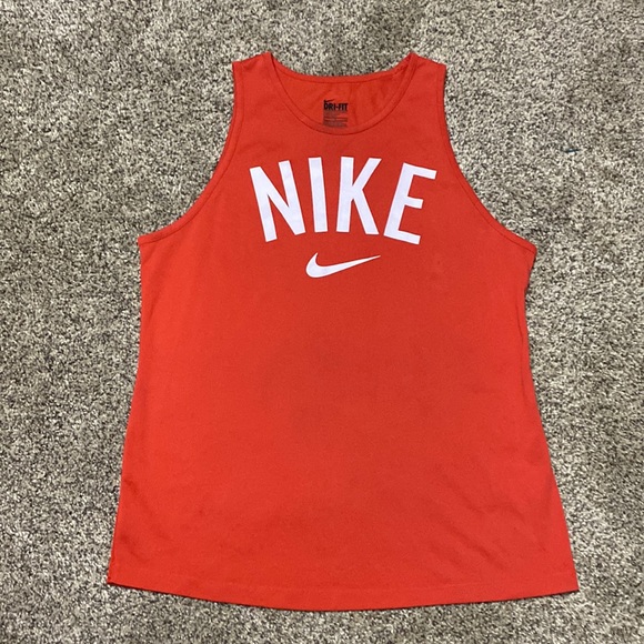 ‼️BUNDLE‼️ Nike Tank tops - Picture 2 of 14